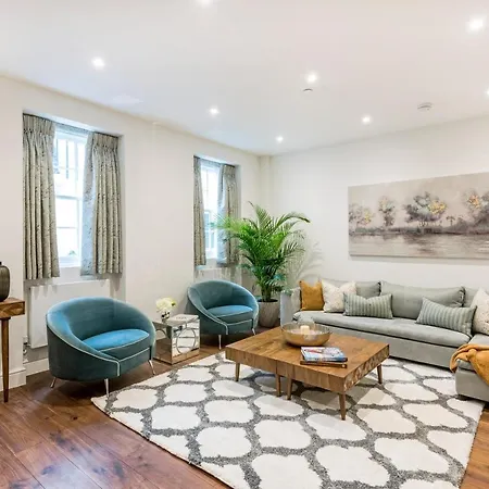 Apartahotel Buckingham & Lloyds 5*