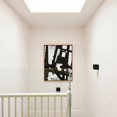 Weymouth Mews 4*
