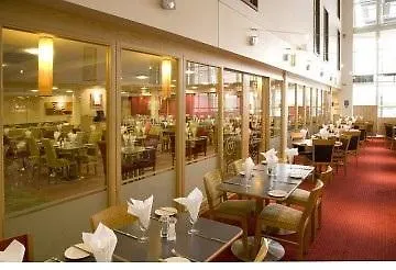 Premier London Heathrow Airport T2 & T3 - Bath Road