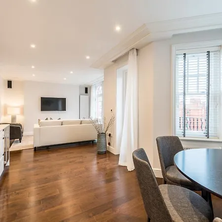 Hamlet Gardens Apartment London