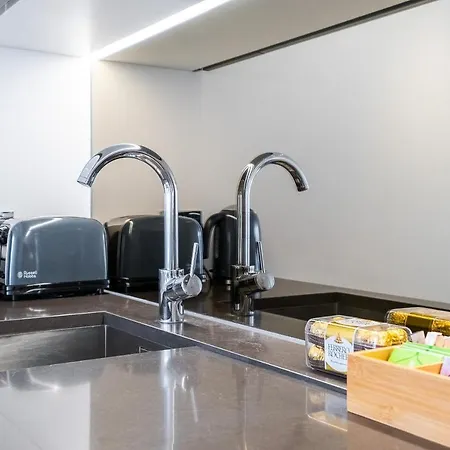 Silver Bridge London Apartment *