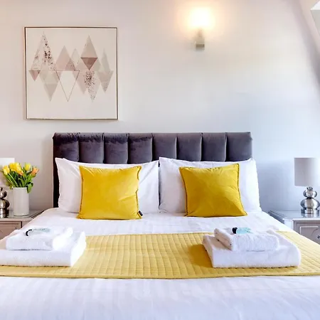 Hyde Park Apartment *