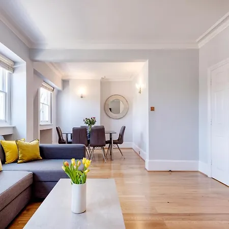 Hyde Park Apartment