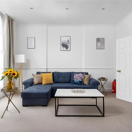 Apartment Anderson Street By Capital