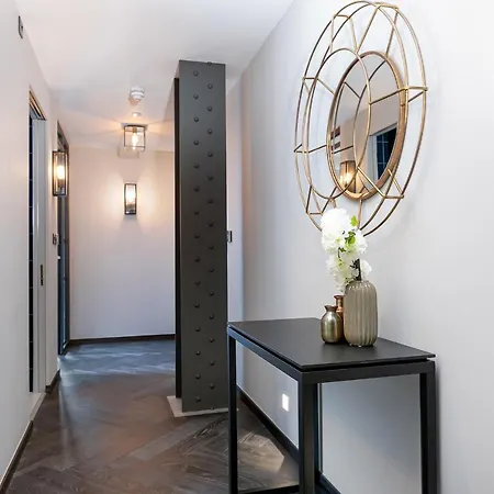 Luxury In Soho - Oxford Street Londra