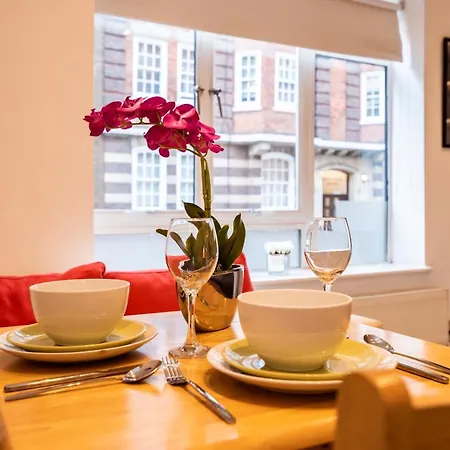 Apartment Mali Court Self Contained Modern Studio With Excellent Travel Links