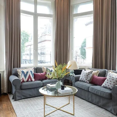 Grosvenor Gardens By Capital Apartment