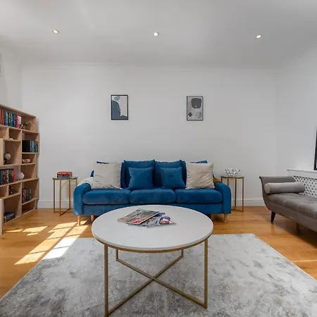 Anderson Street By Capital *