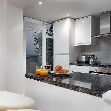 Apartment Anderson Street By Capital *