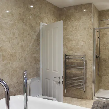 Homestay Blythe Park House London