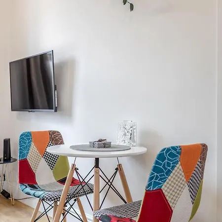 Modern Cosy London Flat By Damask Homes Apartment