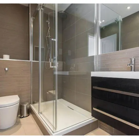 Stylish Flat Near Hyde Park London