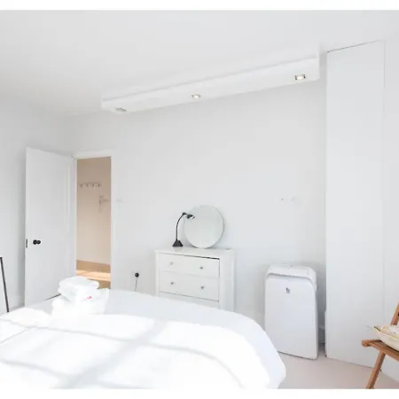 Stylish Flat Near Hyde Park