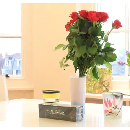 Stylish Flat Near Hyde Park