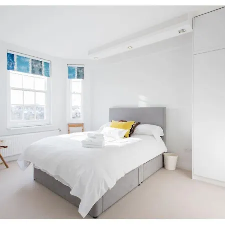 Stylish Flat Near Hyde Park Apartment *