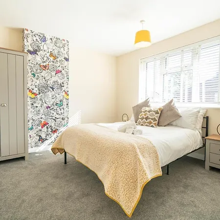 Modern 3 Bed House In Sidcup, Parking * Sidcup