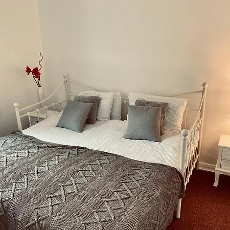 Beautiful 2 Bedroom Flat In Camden