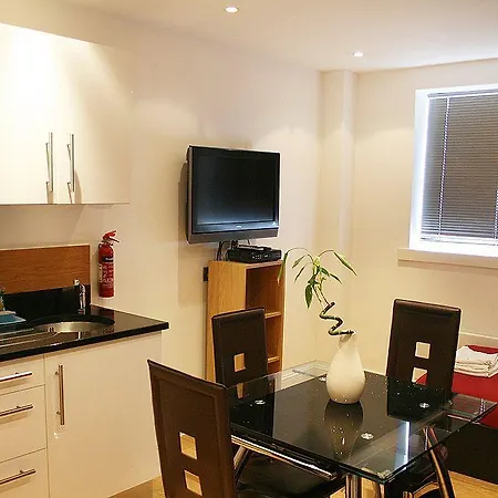 Hyde Park Apartment *