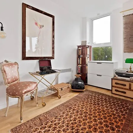 Stunning 1 Bed Canal View - Bethnal Green - * London