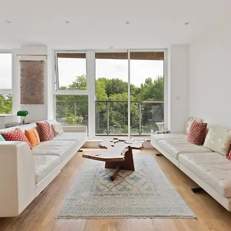 Stunning 1 Bed Canal View - Bethnal Green - *