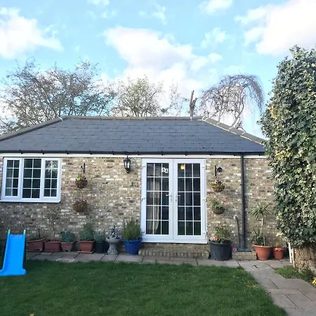 Cosy Annex In Fairlop *