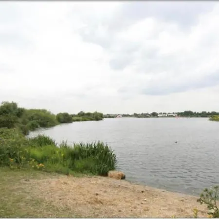 Cosy Annex In Fairlop * Ilford