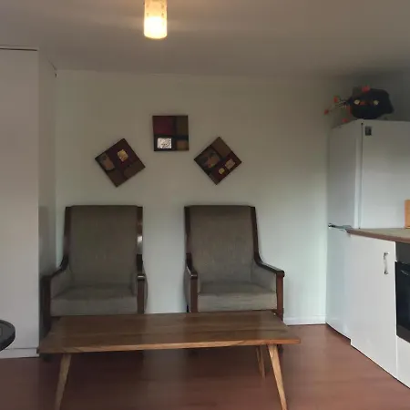 Guest house Cosy Annex In Fairlop