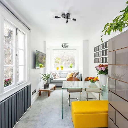 Bright And Modern 1 Bed Flat