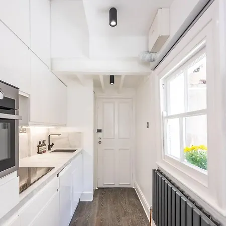 Bright And Modern 1 Bed Flat