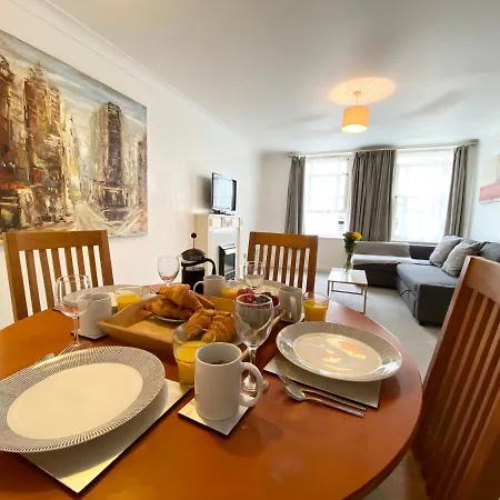 Apartment Next To Victoria Station