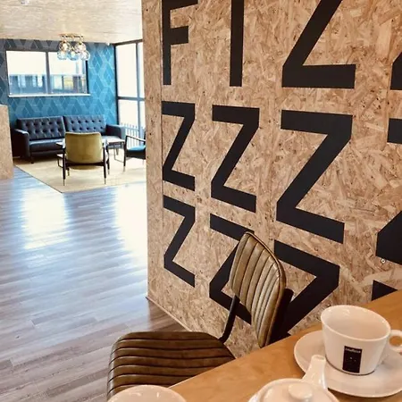 Snoozebox Canary Wharf Hotel *