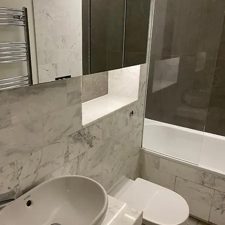 Luxury Canary Wharf One Bedroom In The Heart Of Apartment London