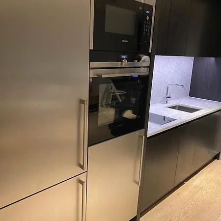 Luxury Canary Wharf One Bedroom In The Heart Of Apartment London