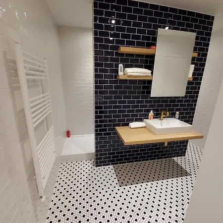 Agar House Apartment London