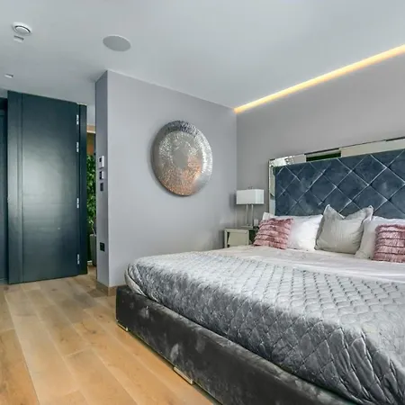 Luxury Penthouse Hoxton Apartment *