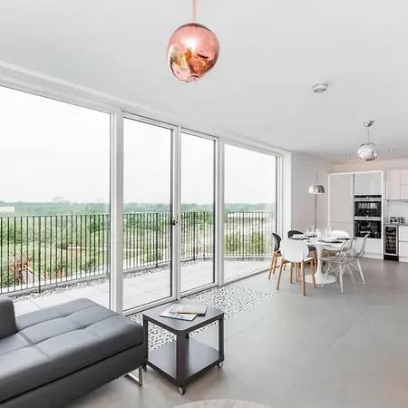 Panoramic Park And Penthouses Retreat * London