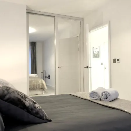 Panoramic Park And Penthouses Retreat Apartment