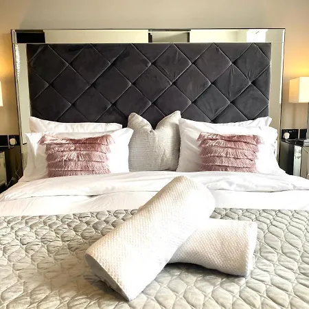 Luxury Penthouse Hoxton Apartment