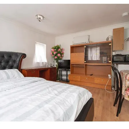 Quite Studio * Hendon