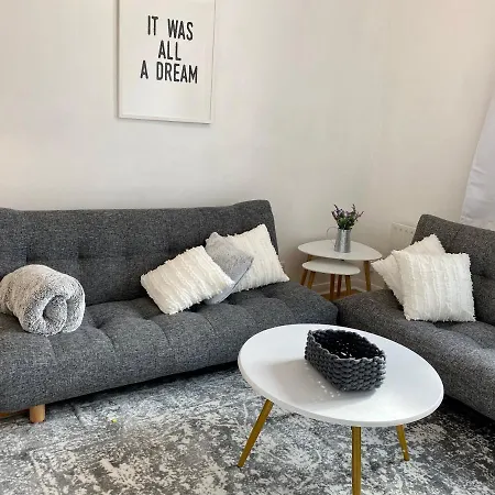Beautiful 2 Bedroom Flat In Camden * לונדון