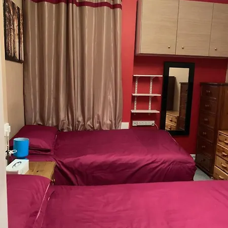 38 Whitehall Road 3* Harrow on the Hill