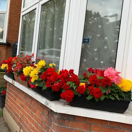 38 Whitehall Road 3* Harrow on the Hill