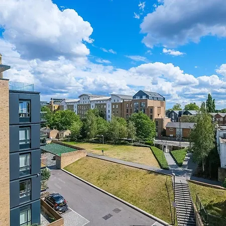 Apartment Silver Bridge London *