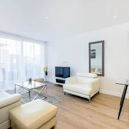 Apartment Silver Bridge London Kew