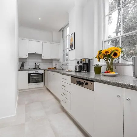 Apartment Anderson Street By Capital *