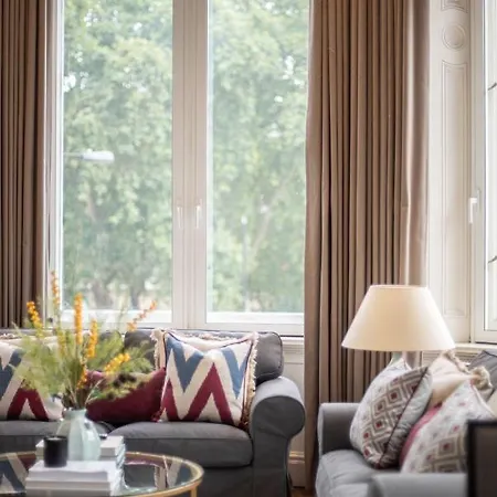 Grosvenor Gardens By Capital * London