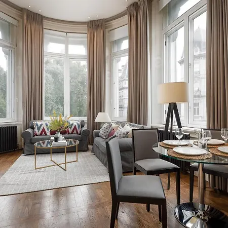 Grosvenor Gardens By Capital * London