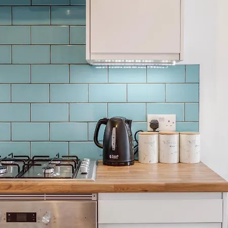 Modern Cosy London Flat By Damask Homes * Ilford