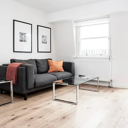 Apartment Unique 2bed/2bath - Top Floor - Private Balcony *