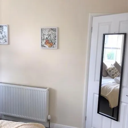 Country house Modern 3 Bed House In Sidcup, Parking Sidcup